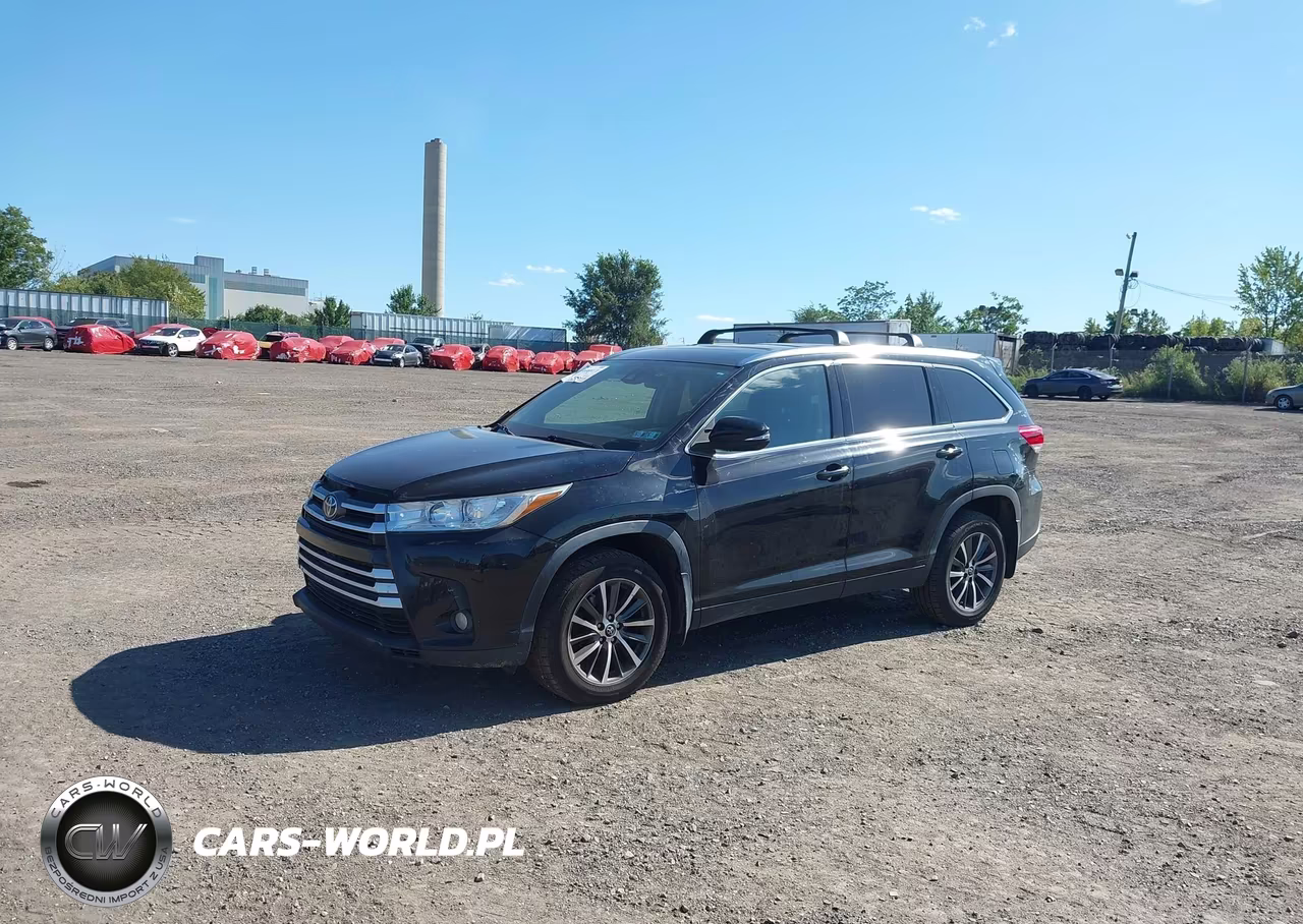 2019 Toyota Highlander Xle VIN:5TDJZRFH2KS617881 - 2