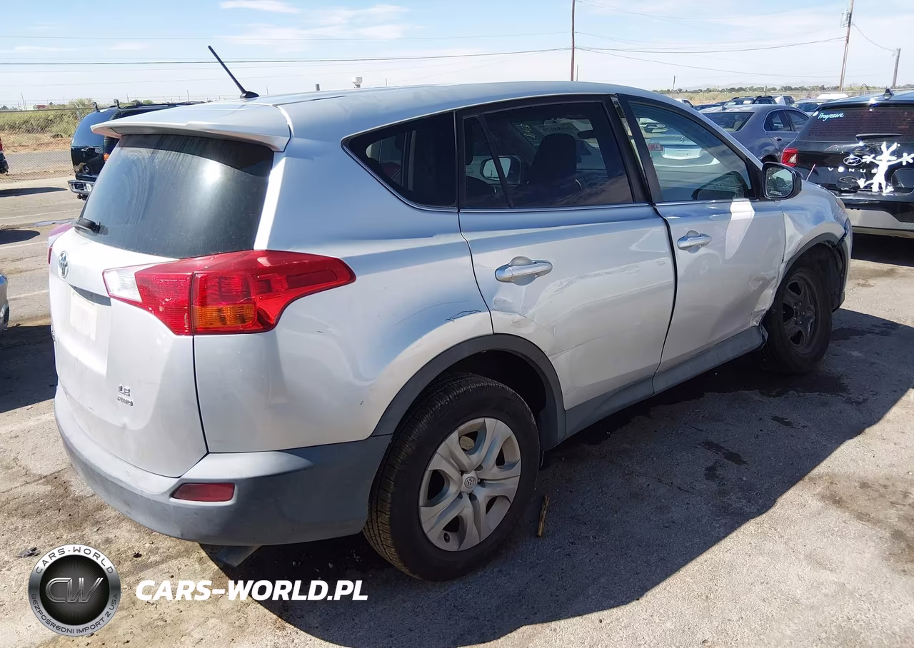 2015 Toyota Rav4 Le VIN:2T3BFREV7FW318069 - 4