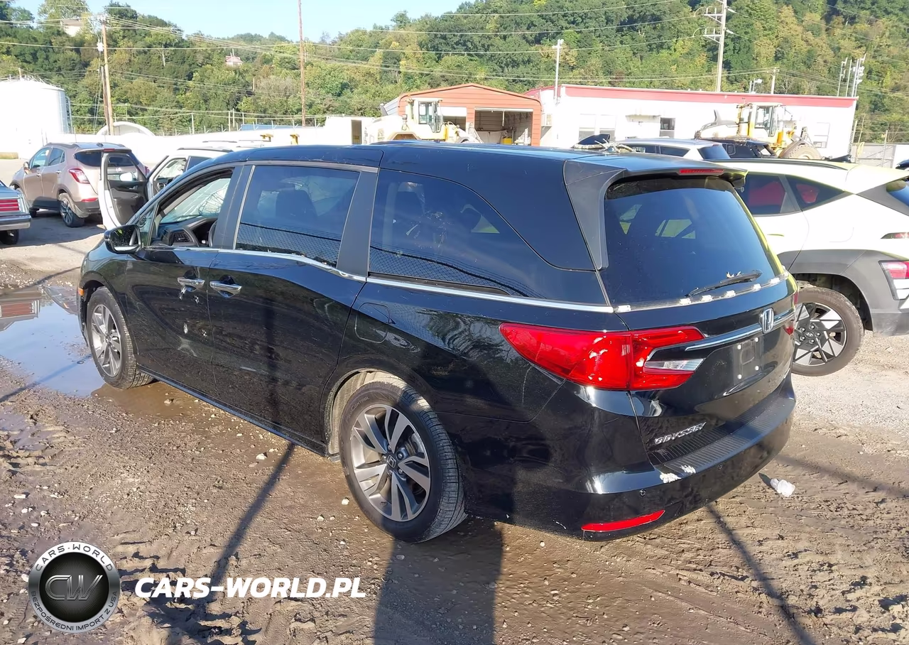 2022 Honda Odyssey Touring VIN:5FNRL6H85NB054852 - 3