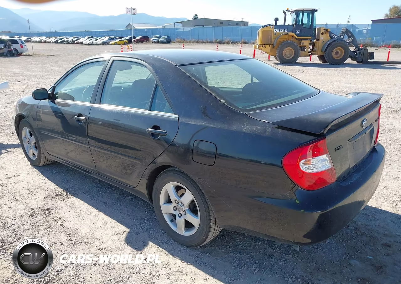 2002 Toyota Camry Se V6 VIN:JTDBF30KX20009432 - 3