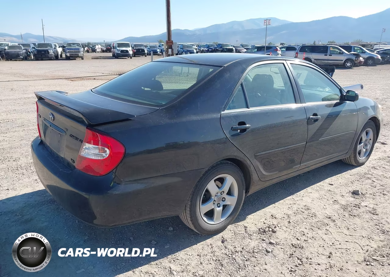 2002 Toyota Camry Se V6 VIN:JTDBF30KX20009432 - 4
