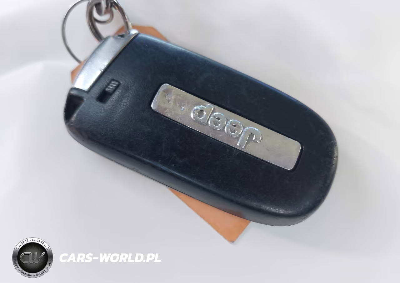 2019 Jeep Cherokee Latitude Plus 4X4 VIN:1C4PJMLB8KD280813 - 11