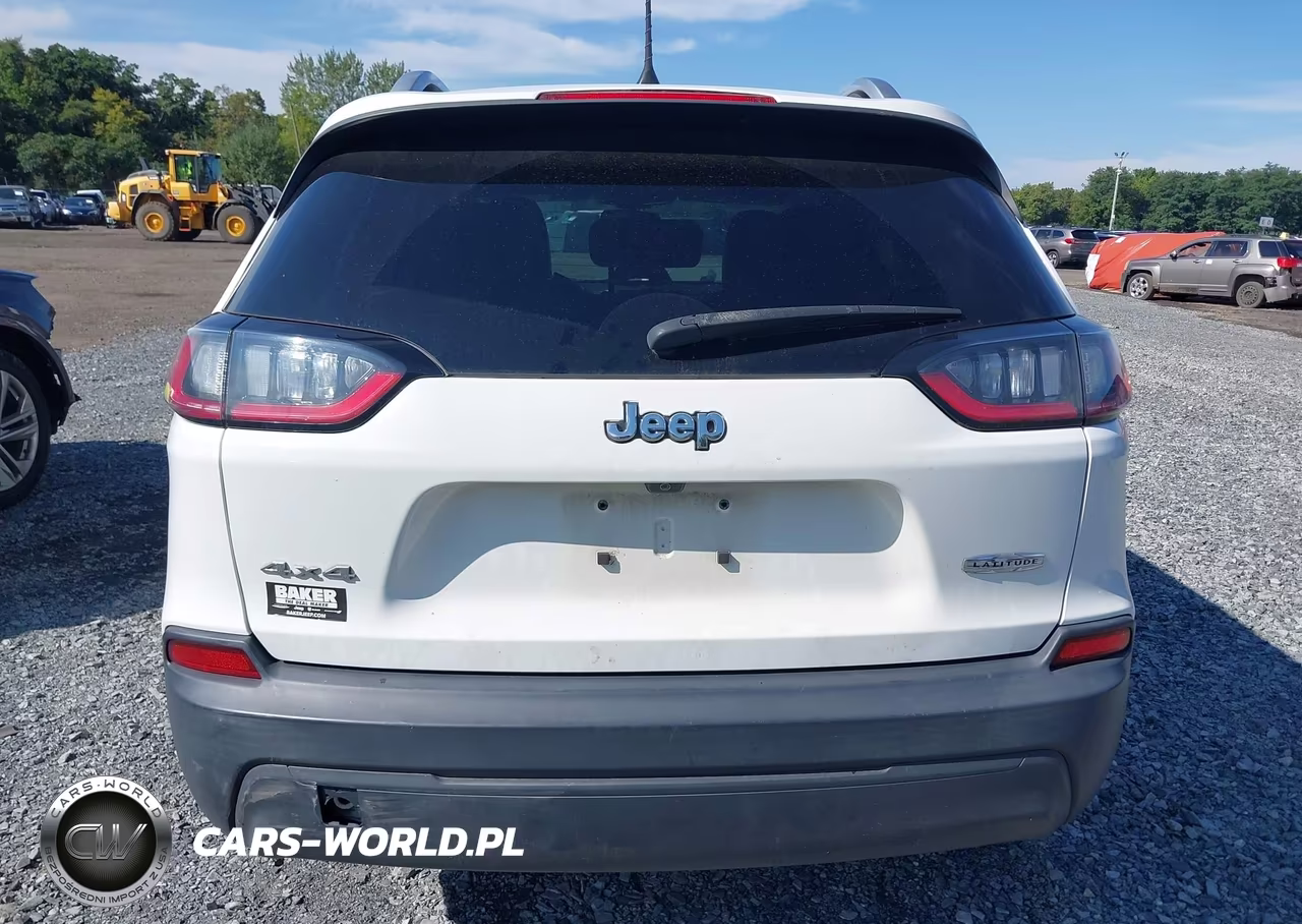 2019 Jeep Cherokee Latitude Plus 4X4 VIN:1C4PJMLB8KD280813 - 16