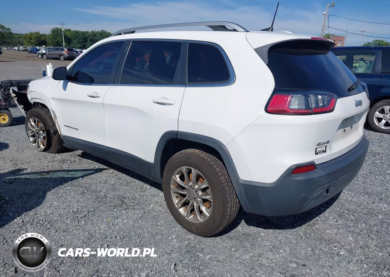 2019 Jeep Cherokee Latitude Plus 4X4 VIN:1C4PJMLB8KD280813 - 3