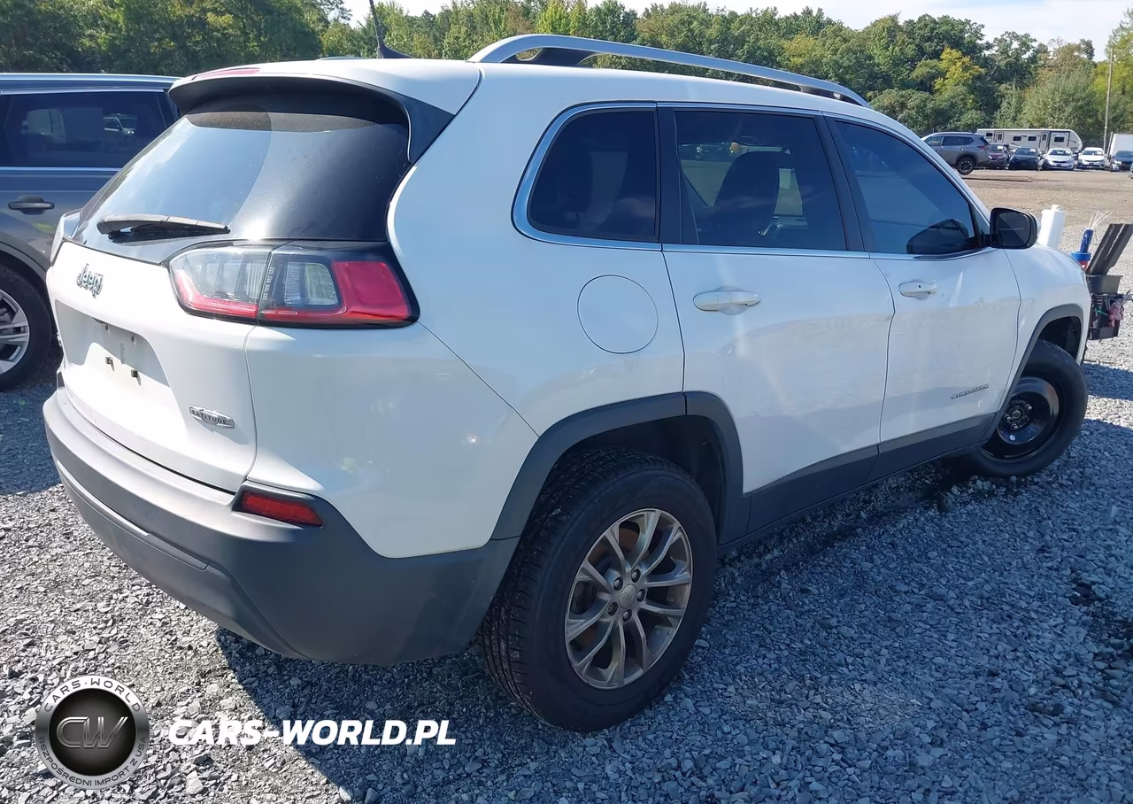 2019 Jeep Cherokee Latitude Plus 4X4 VIN:1C4PJMLB8KD280813 - 4