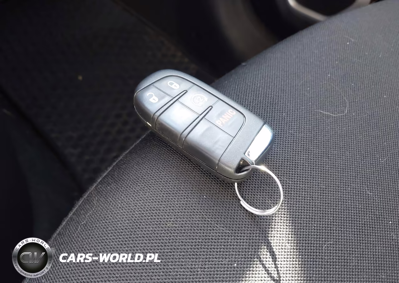 2020 Jeep Renegade Latitude 4X4 VIN:ZACNJBBB7LPL70726 - 11