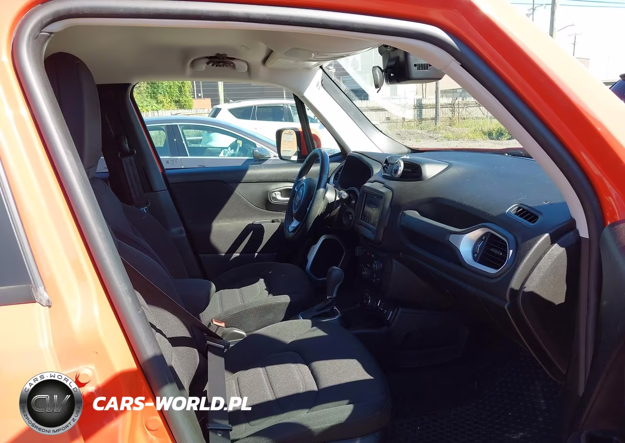 2020 Jeep Renegade Latitude 4X4 VIN:ZACNJBBB7LPL70726 - 5