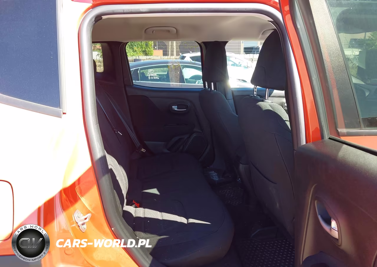 2020 Jeep Renegade Latitude 4X4 VIN:ZACNJBBB7LPL70726 - 8