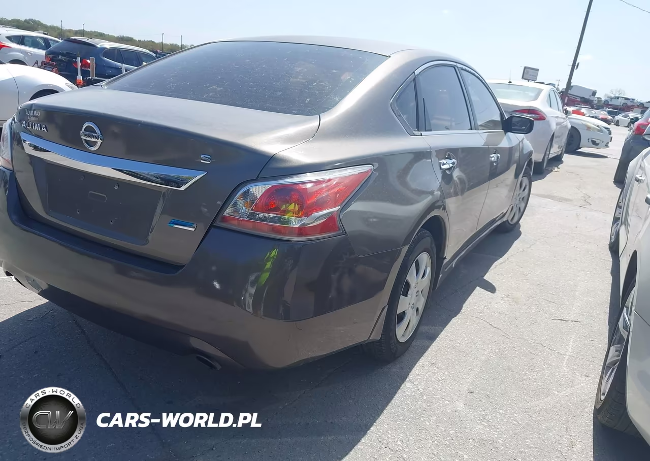 2014 Nissan Altima 2.5 S VIN:1N4AL3AP3EN220466 - 4