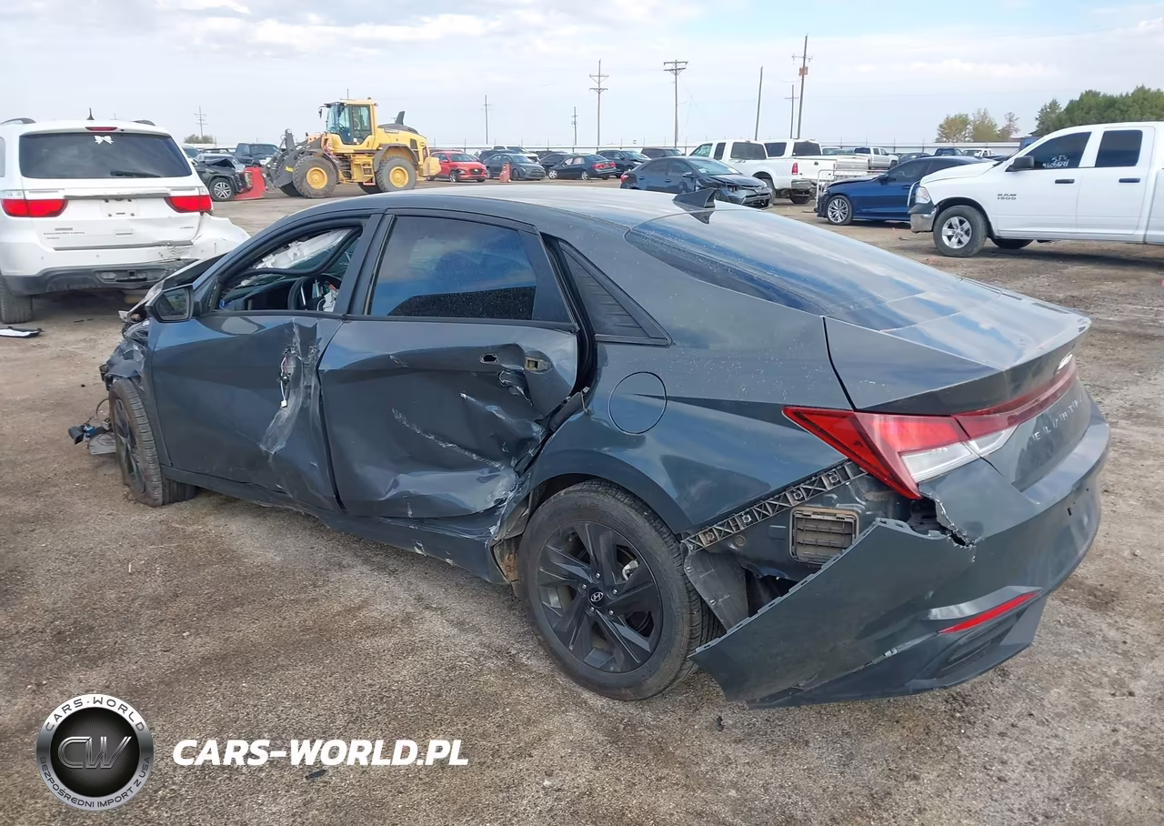 2023 Hyundai Elantra Sel VIN:KMHLM4AG4PU597561 - 3