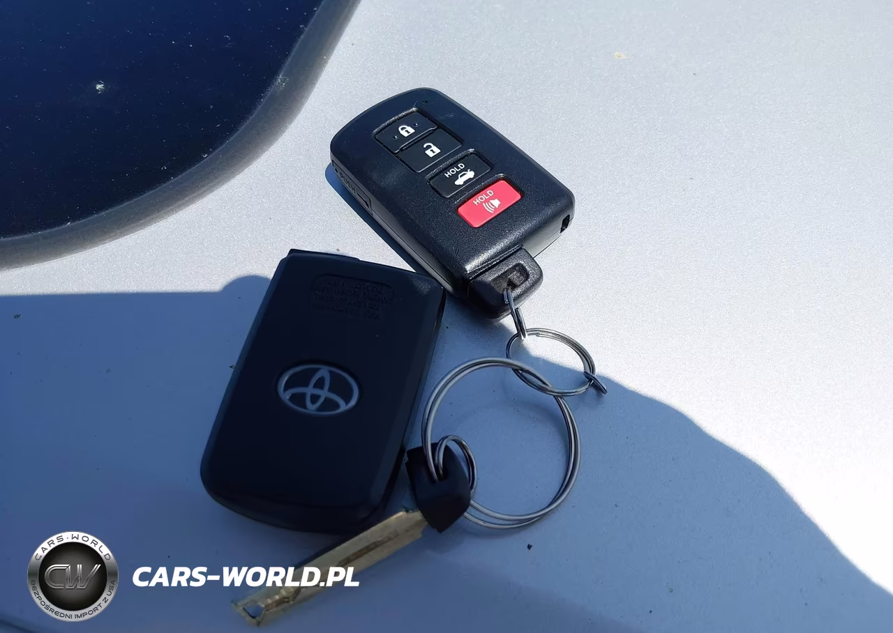 2017 Toyota Corolla Se Special Edition VIN:5YFBURHE8HP633347 - 11