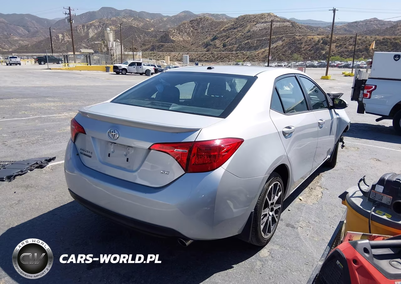 2017 Toyota Corolla Se Special Edition VIN:5YFBURHE8HP633347 - 4