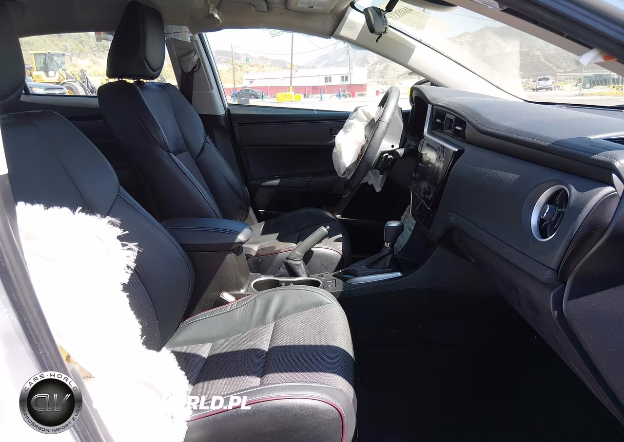 2017 Toyota Corolla Se Special Edition VIN:5YFBURHE8HP633347 - 5