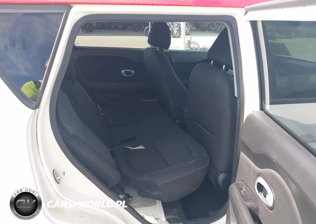 2018 Kia Soul + VIN:KNDJP3A51J7539411 - 8