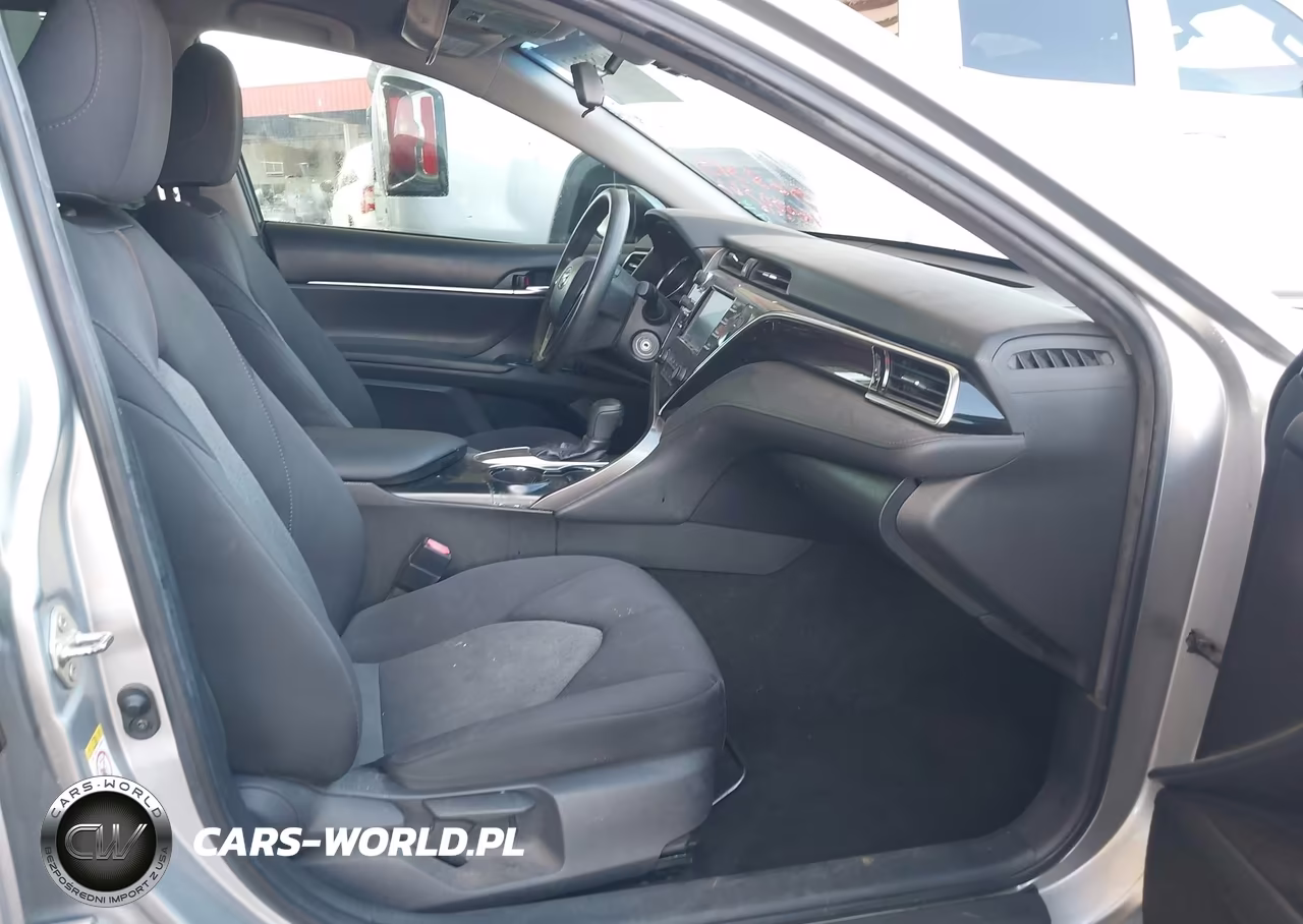 2018 Toyota Camry Le VIN:4T1B11HK3JU568315 - 5