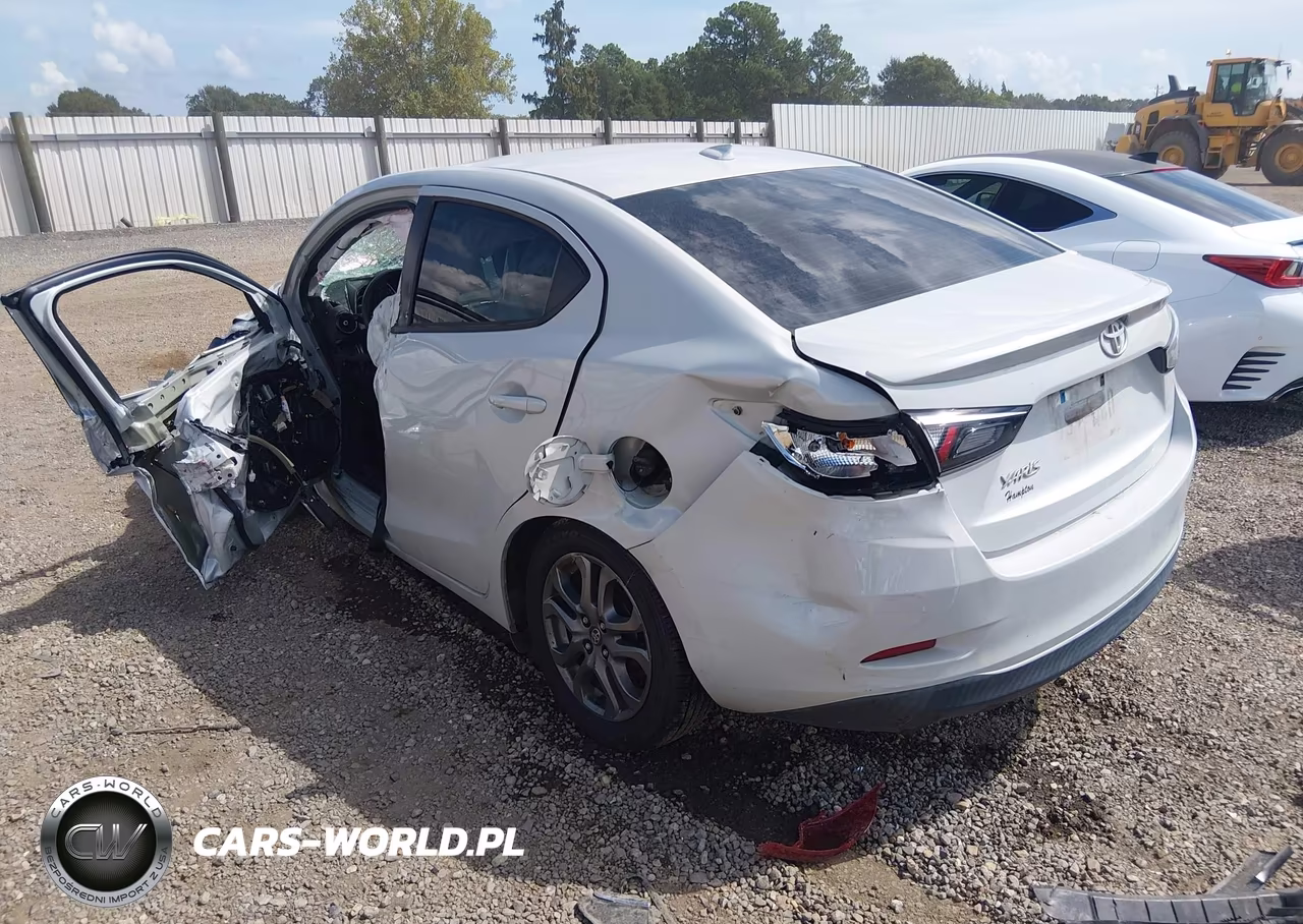 2019 Toyota Yaris Le VIN:3MYDLBYV7KY518699 - 3