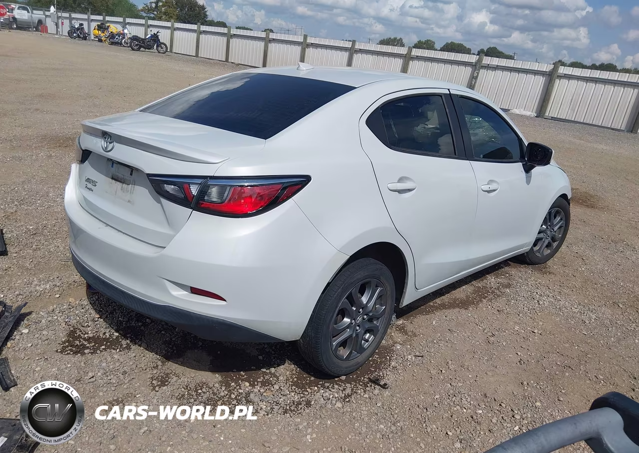 2019 Toyota Yaris Le VIN:3MYDLBYV7KY518699 - 4