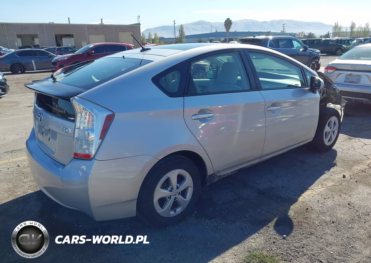2010 Toyota Prius Iii VIN:JTDKN3DU1A0133084 - 4