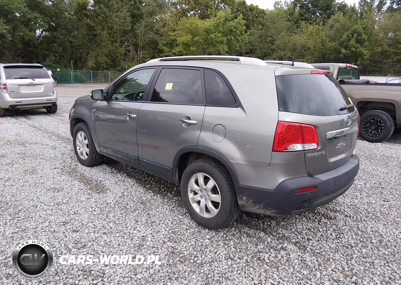 2013 Kia Sorento Lx VIN:5XYKT4A61DG355740 - 3