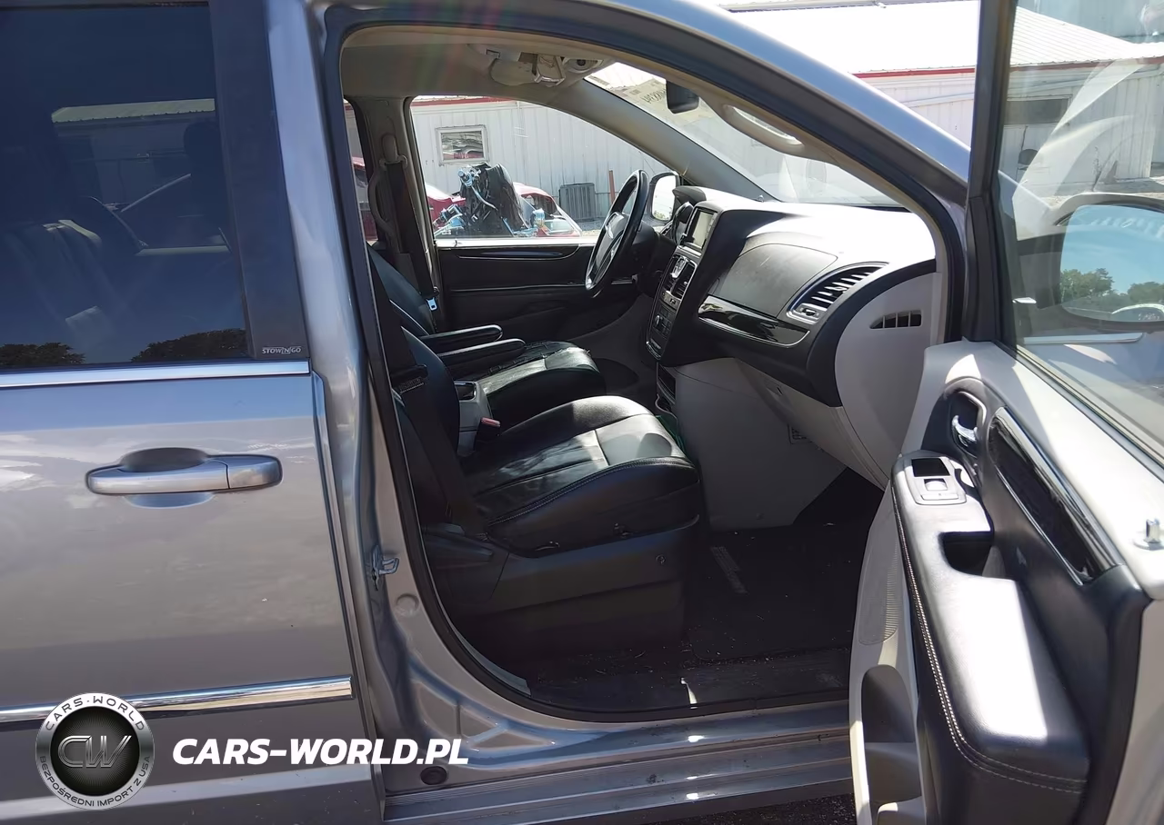 2013 Chrysler Town & Country Touring VIN:2C4RC1BG1DR605509 - 5