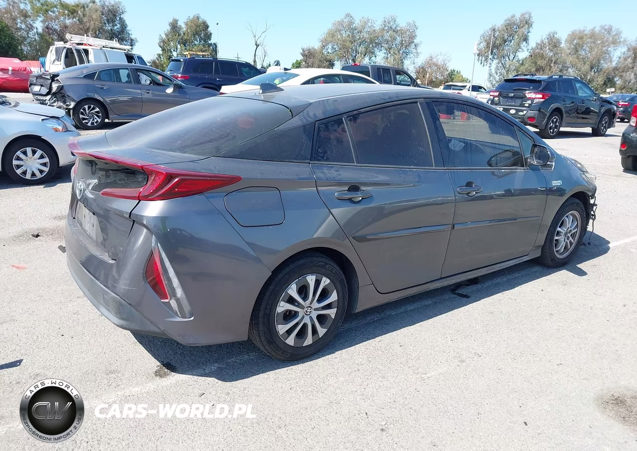 2017 Toyota Prius Prime Premium VIN:JTDKARFPXH3040045 - 4