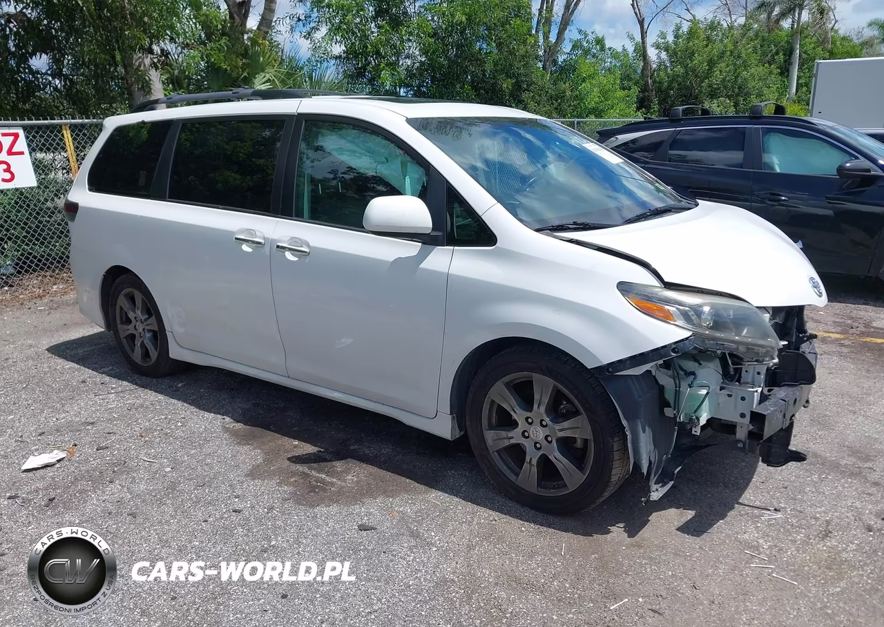 2017 Toyota Sienna Se Premium 8 Passenger