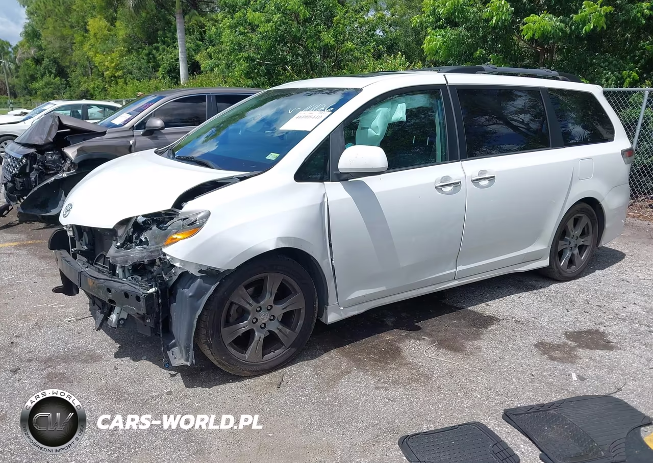 2017 Toyota Sienna Se Premium 8 Passenger VIN:5TDXZ3DC0HS814426 - 2