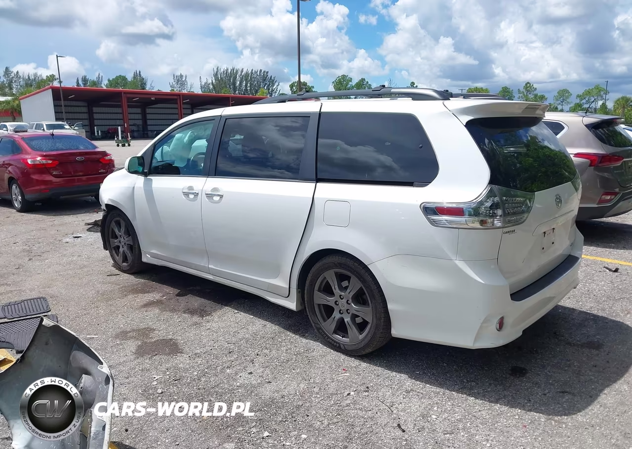 2017 Toyota Sienna Se Premium 8 Passenger VIN:5TDXZ3DC0HS814426 - 3