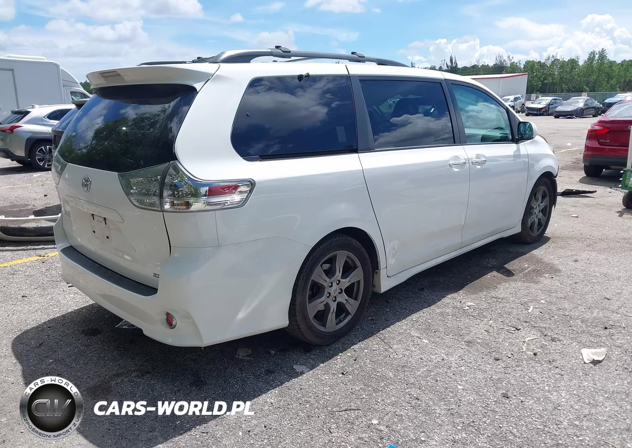 2017 Toyota Sienna Se Premium 8 Passenger VIN:5TDXZ3DC0HS814426 - 4