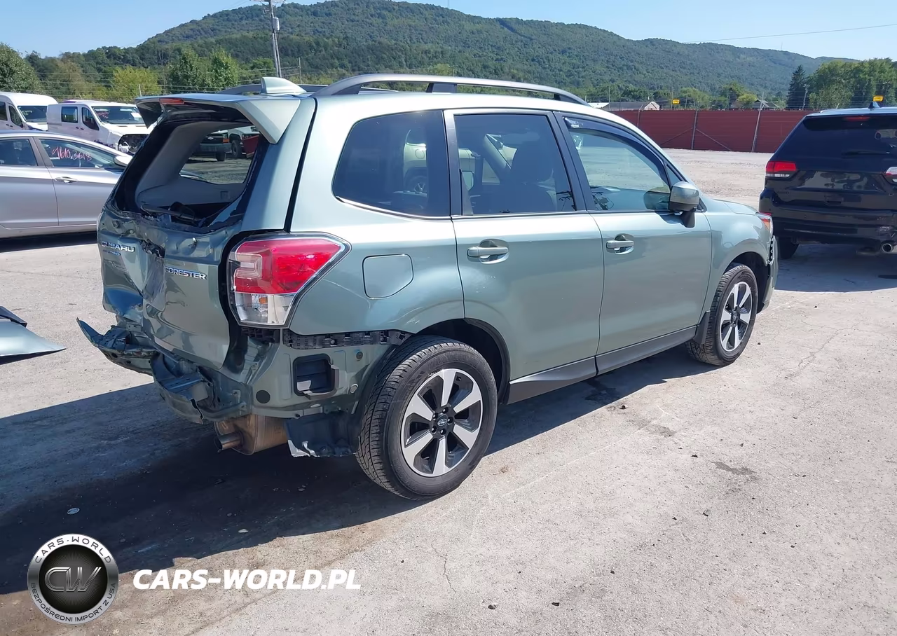 2018 Subaru Forester 2.5I Premium VIN:JF2SJAEC2JH452907 - 4