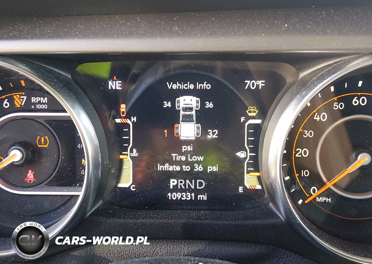 2020 Jeep Gladiator Sport S 4X4 VIN:1C6HJTAG6LL131909 - 7