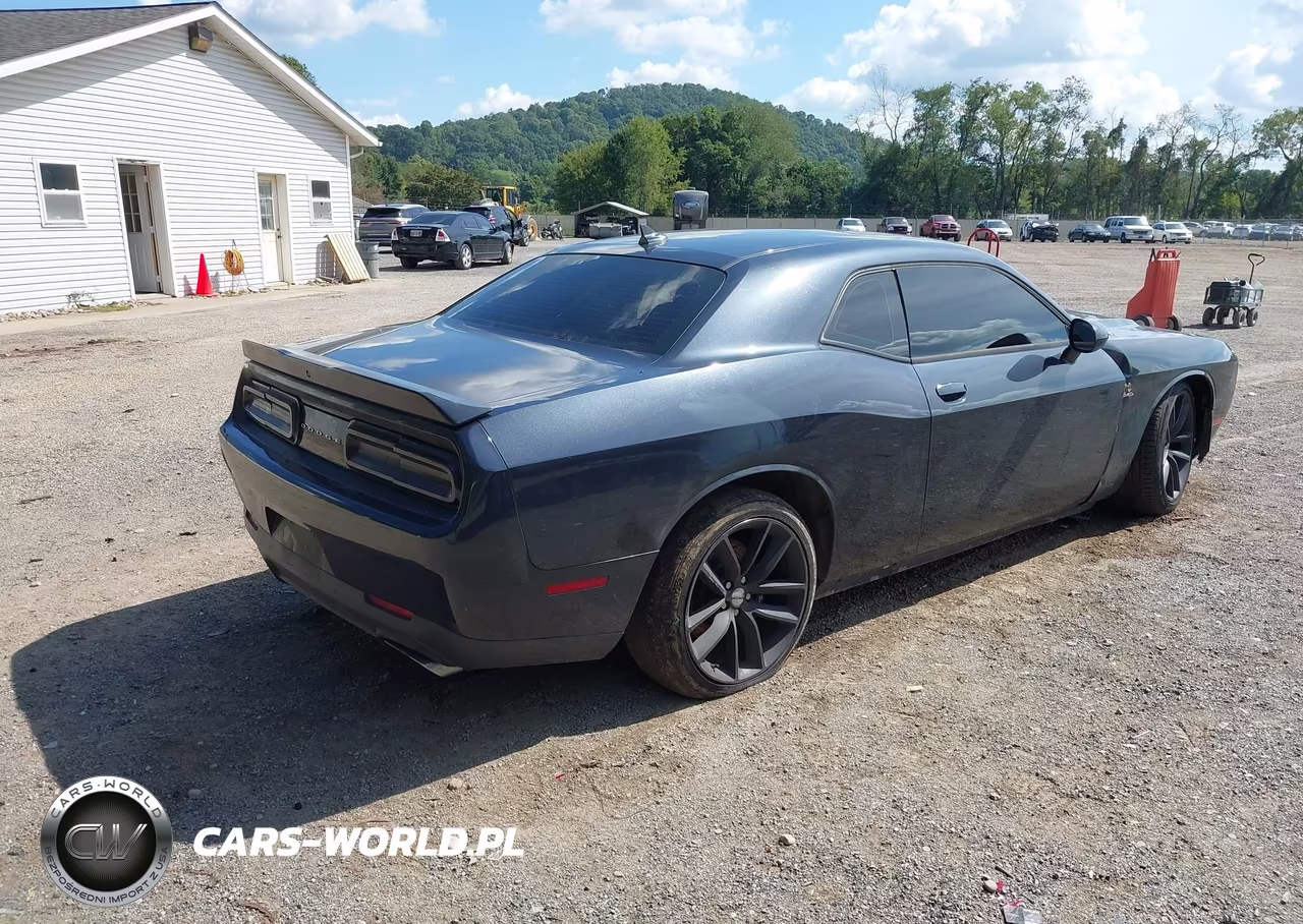 2016 Dodge Challenger R-T Scat Pack VIN:2C3CDZFJ2GH288085 - 4