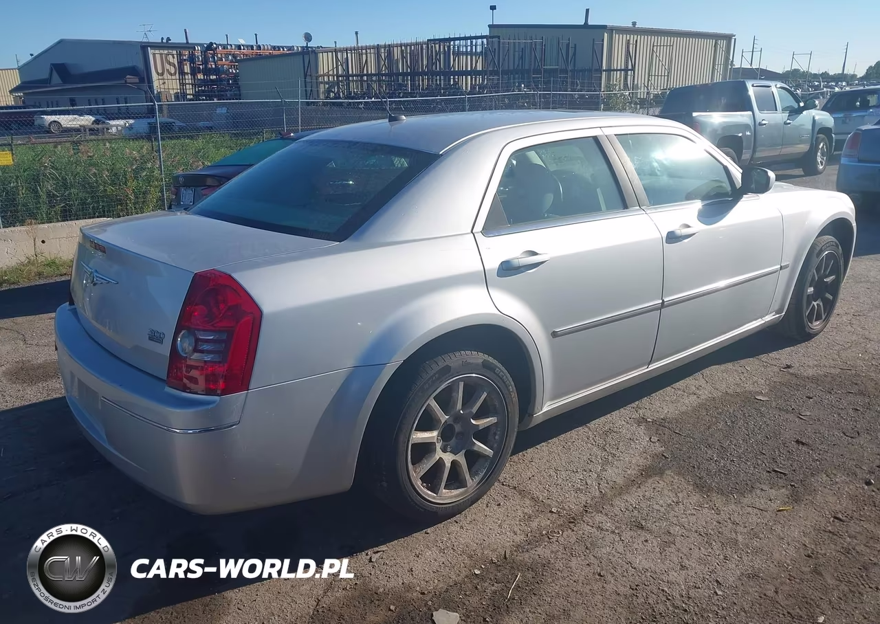 2008 Chrysler 300 Touring VIN:2C3LA53G28H319637 - 4