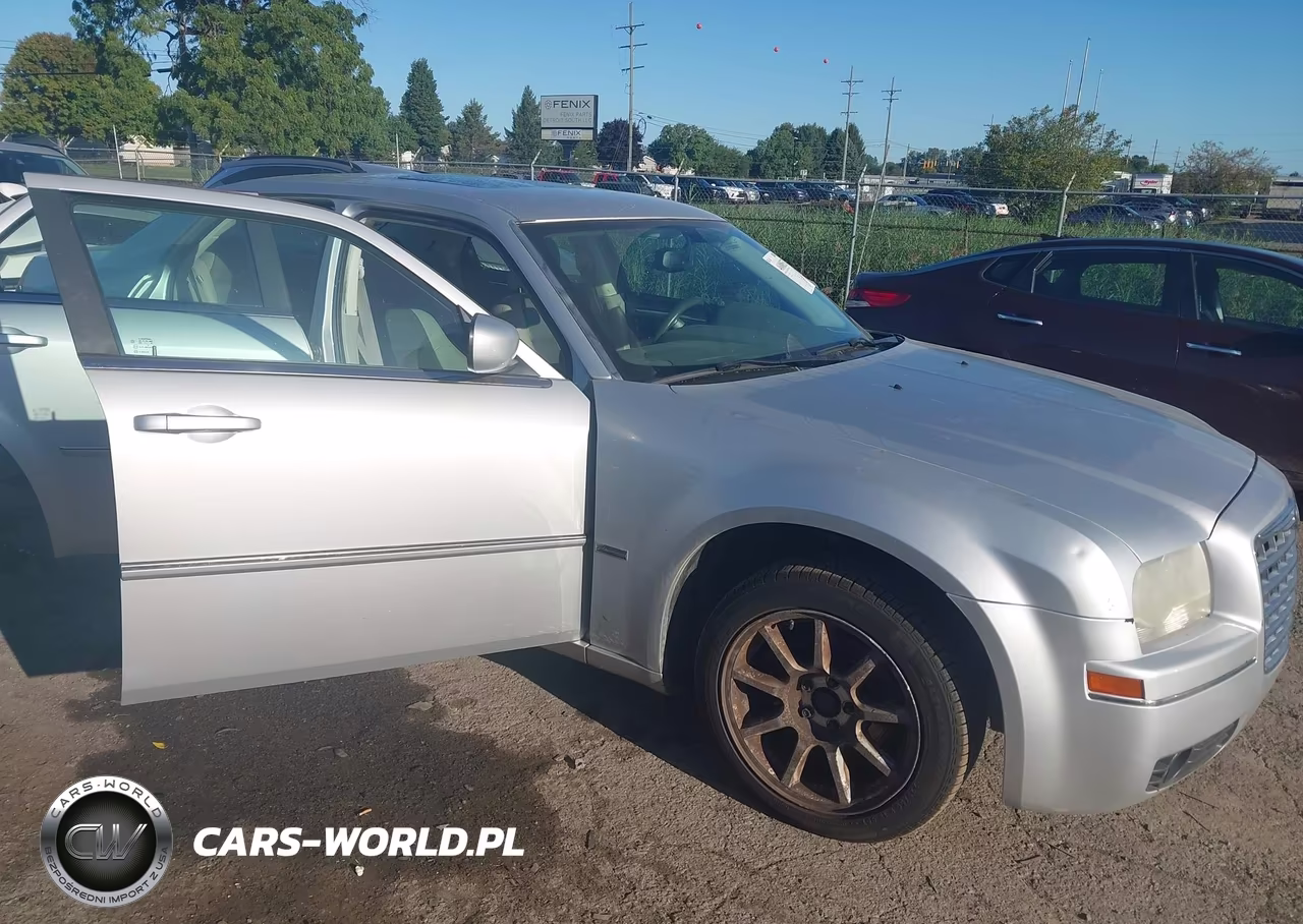 2008 Chrysler 300 Touring VIN:2C3LA53G28H319637 - 6