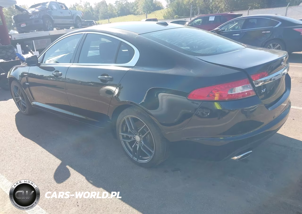 2011 Jaguar Xf Premium VIN:SAJWA0GB4BLR86263 - 3