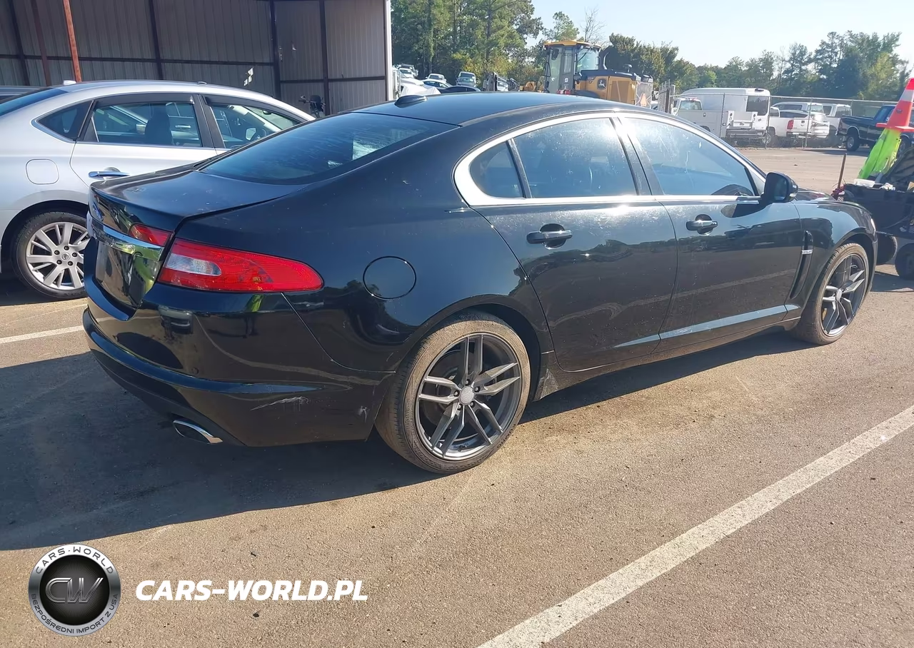 2011 Jaguar Xf Premium VIN:SAJWA0GB4BLR86263 - 4