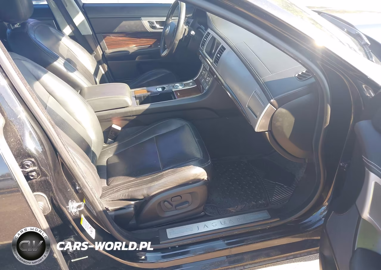 2011 Jaguar Xf Premium VIN:SAJWA0GB4BLR86263 - 5