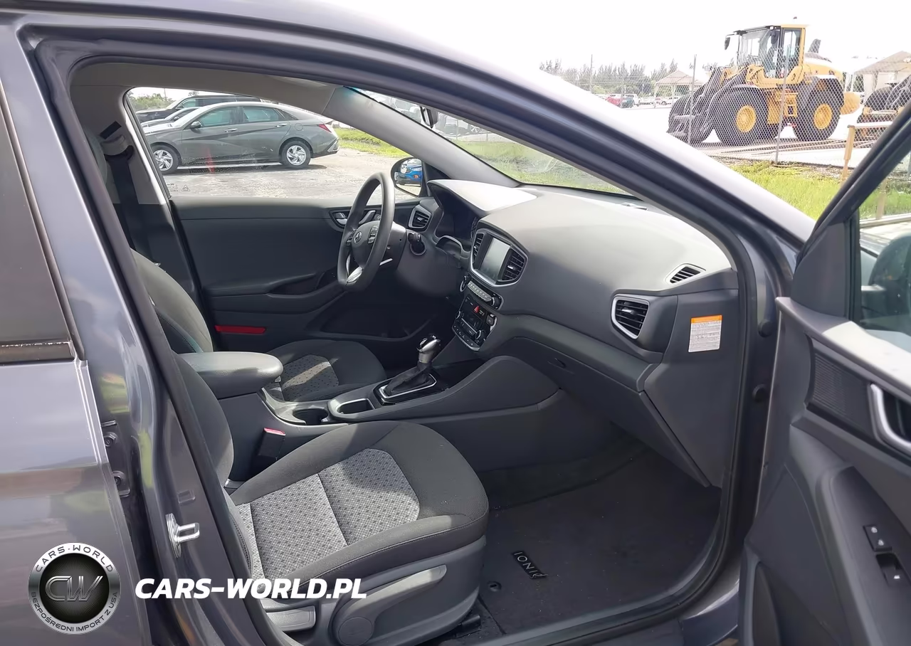 2019 Hyundai Ioniq Hybrid Blue VIN:KMHC65LC1KU156893 - 5