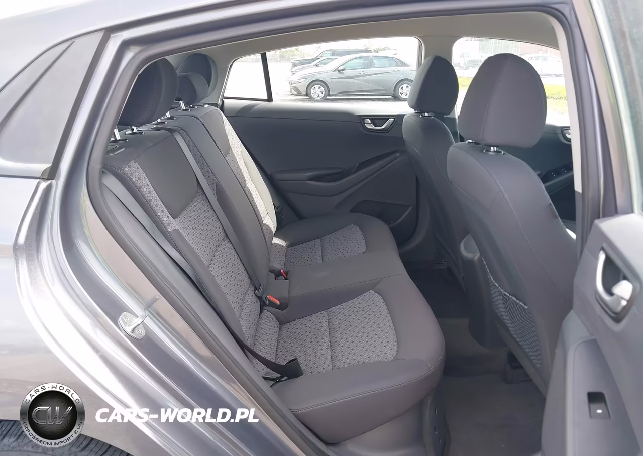 2019 Hyundai Ioniq Hybrid Blue VIN:KMHC65LC1KU156893 - 8