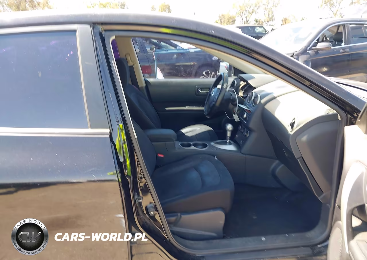 2013 Nissan Rogue S VIN:JN8AS5MT5DW528754 - 5