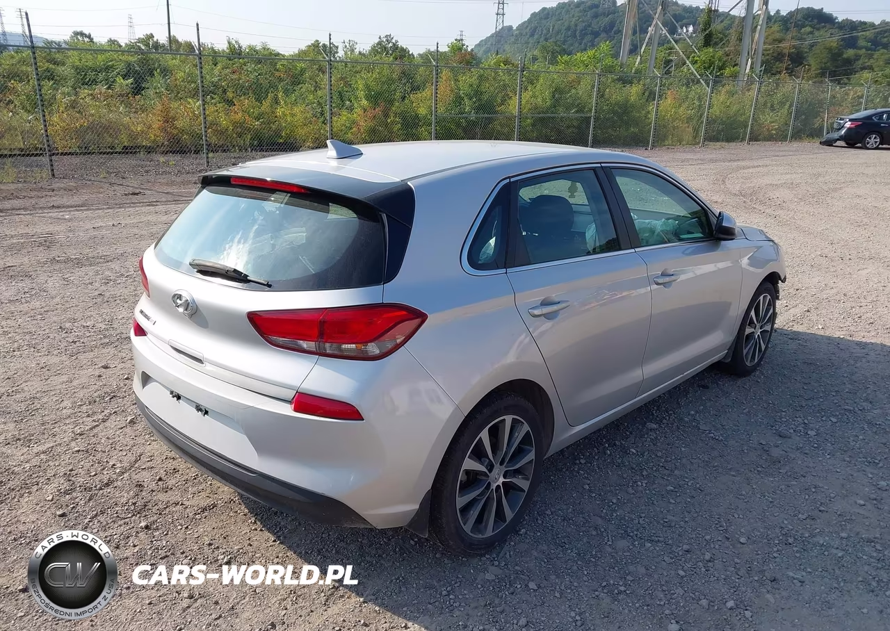 2018 Hyundai Elantra Gt VIN:KMHH35LE5JU019115 - 4
