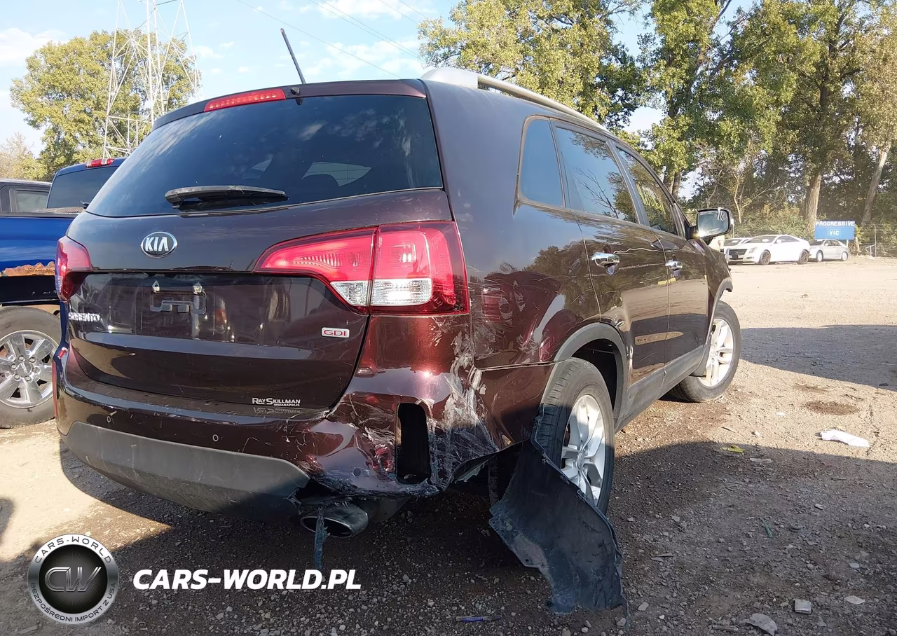 2015 Kia Sorento Lx VIN:5XYKT3A62FG635017 - 4