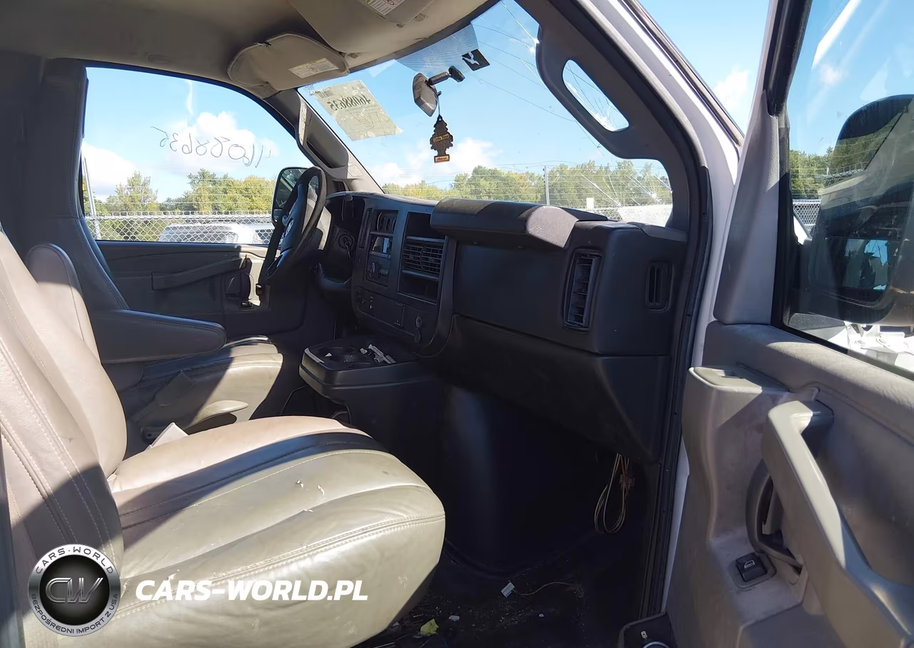2016 Chevrolet Express 2500 Work Van VIN:1GCWGAFF5G1118279 - 5