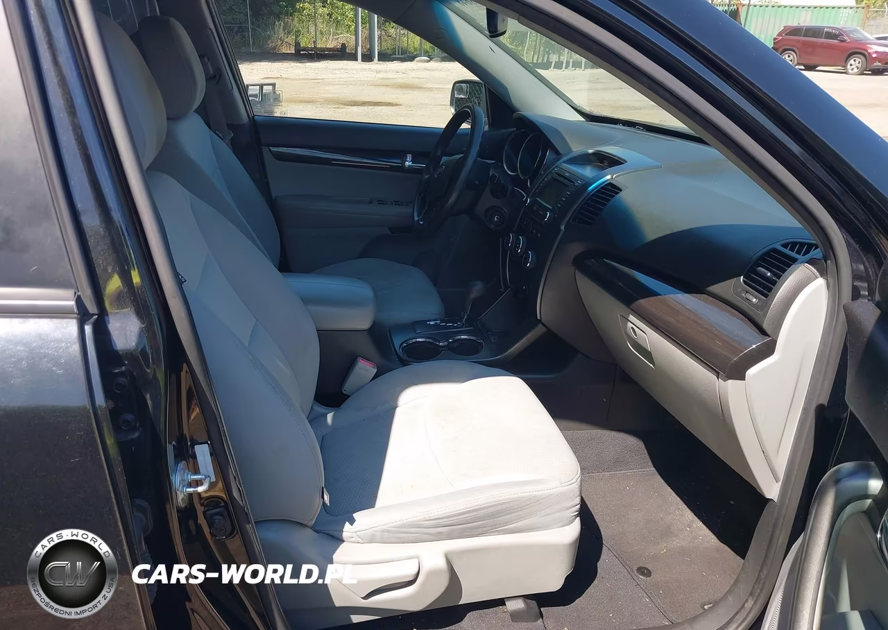 2013 Kia Sorento Lx VIN:5XYKT3A62DG328315 - 5