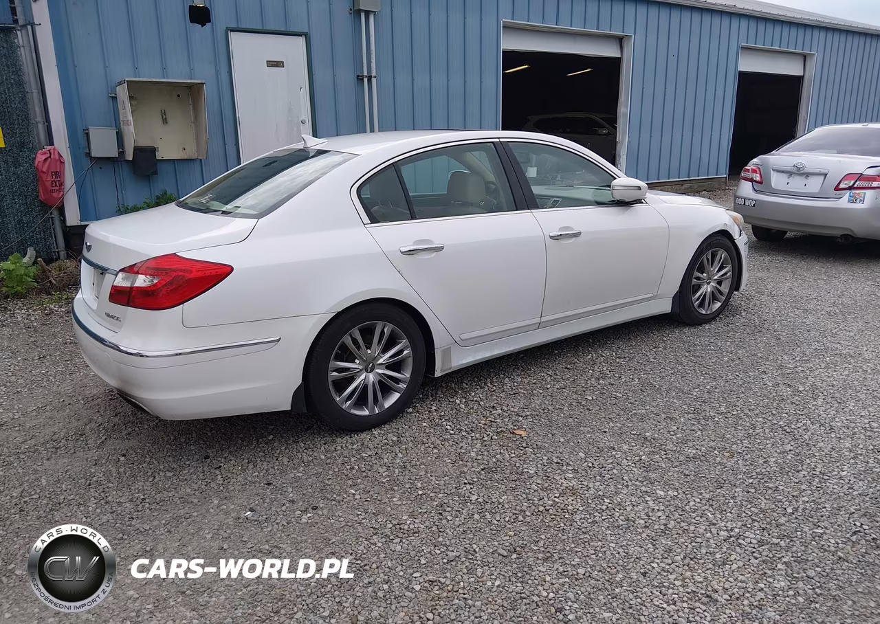 2012 Hyundai Genesis 3.8 VIN:KMHGC4DD1CU196226 - 4