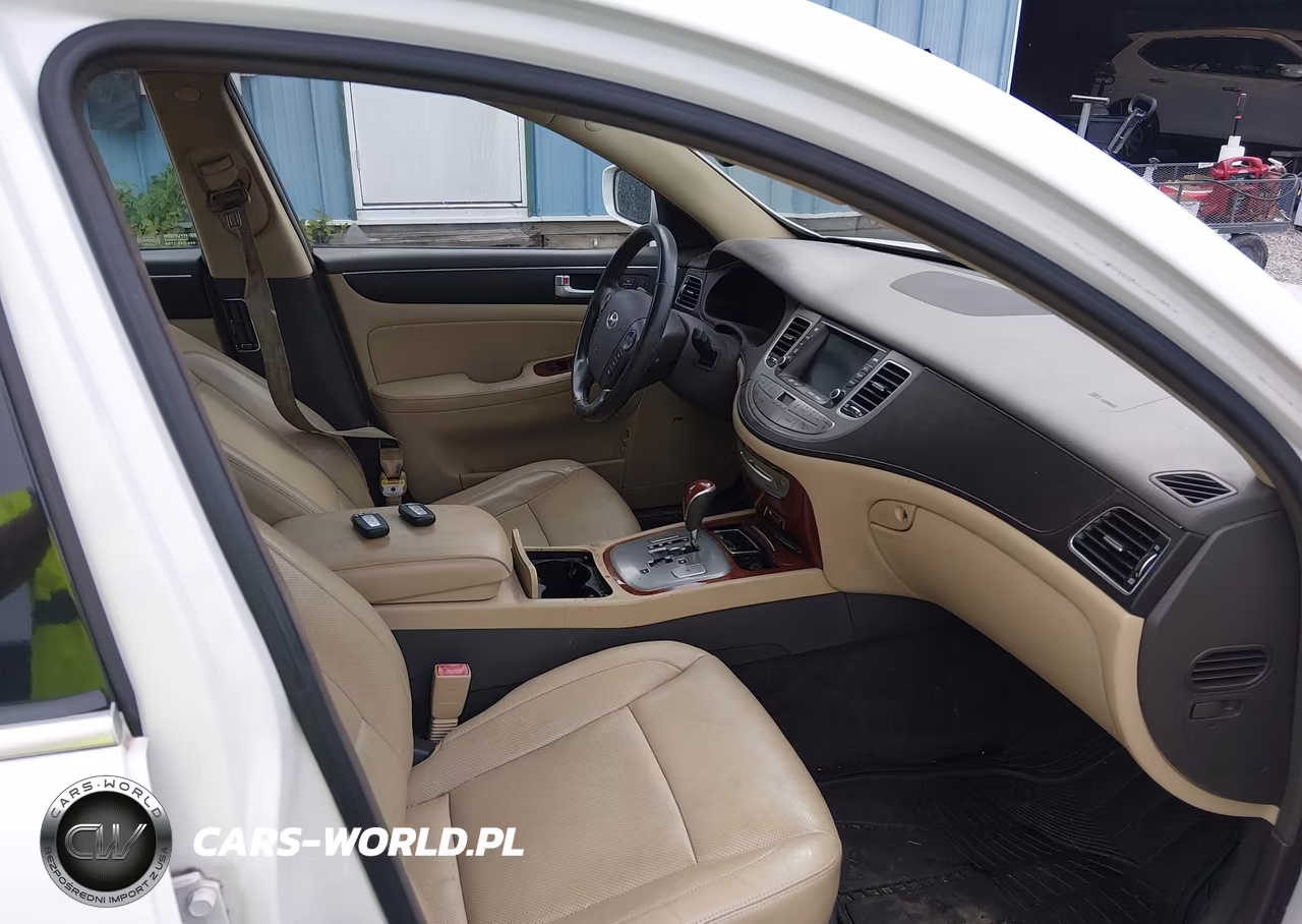 2012 Hyundai Genesis 3.8 VIN:KMHGC4DD1CU196226 - 5
