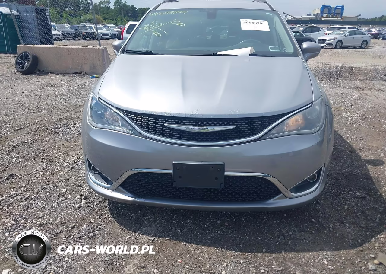 2017 Chrysler Pacifica Touring-L VIN:2C4RC1BG7HR795063 - 12