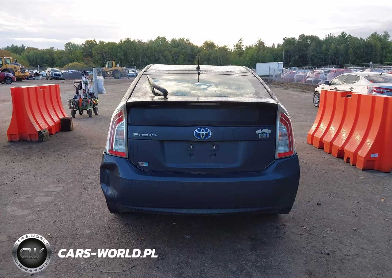2013 Toyota Prius Two VIN:JTDKN3DU6D1714272 - 16