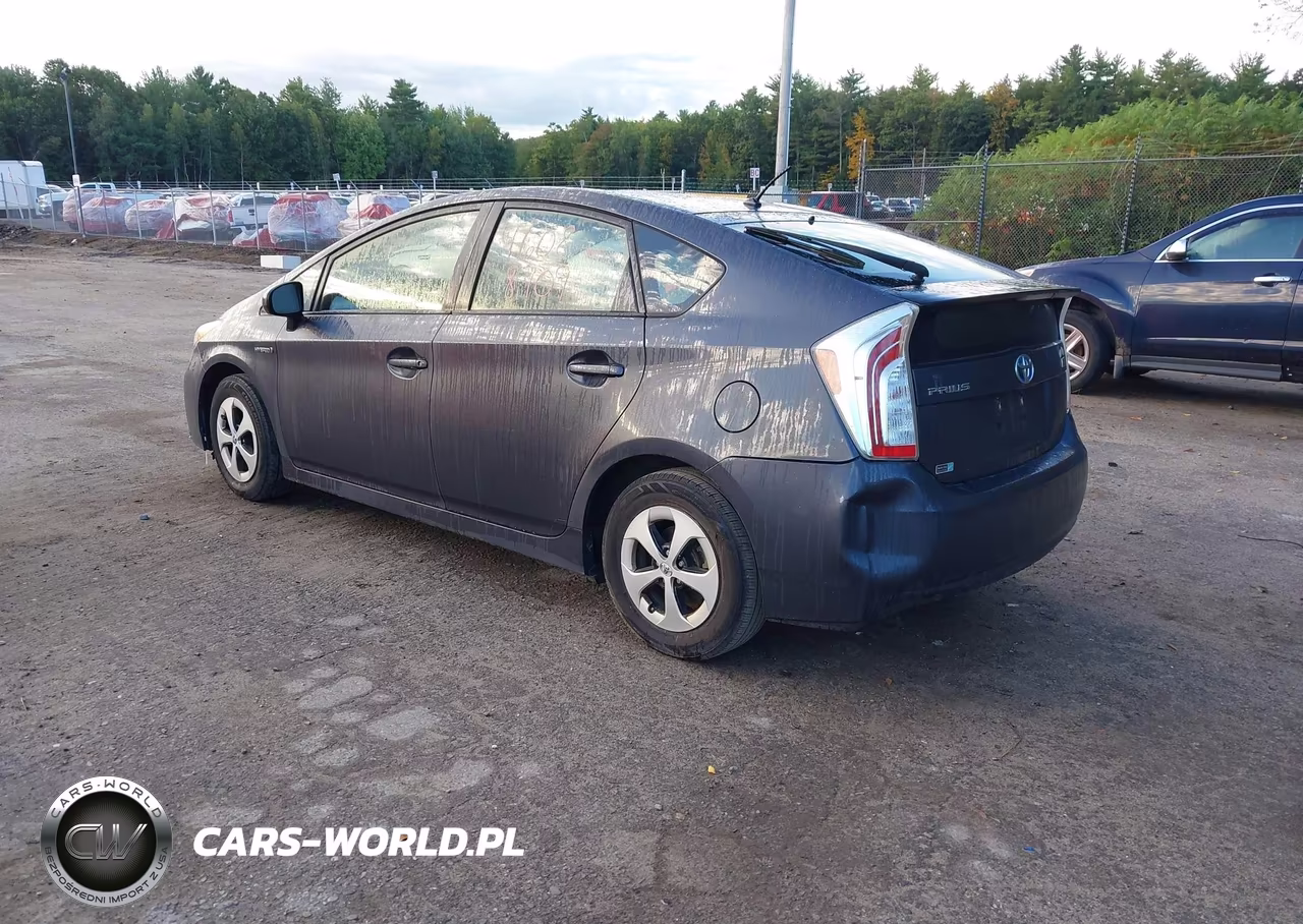 2013 Toyota Prius Two VIN:JTDKN3DU6D1714272 - 3