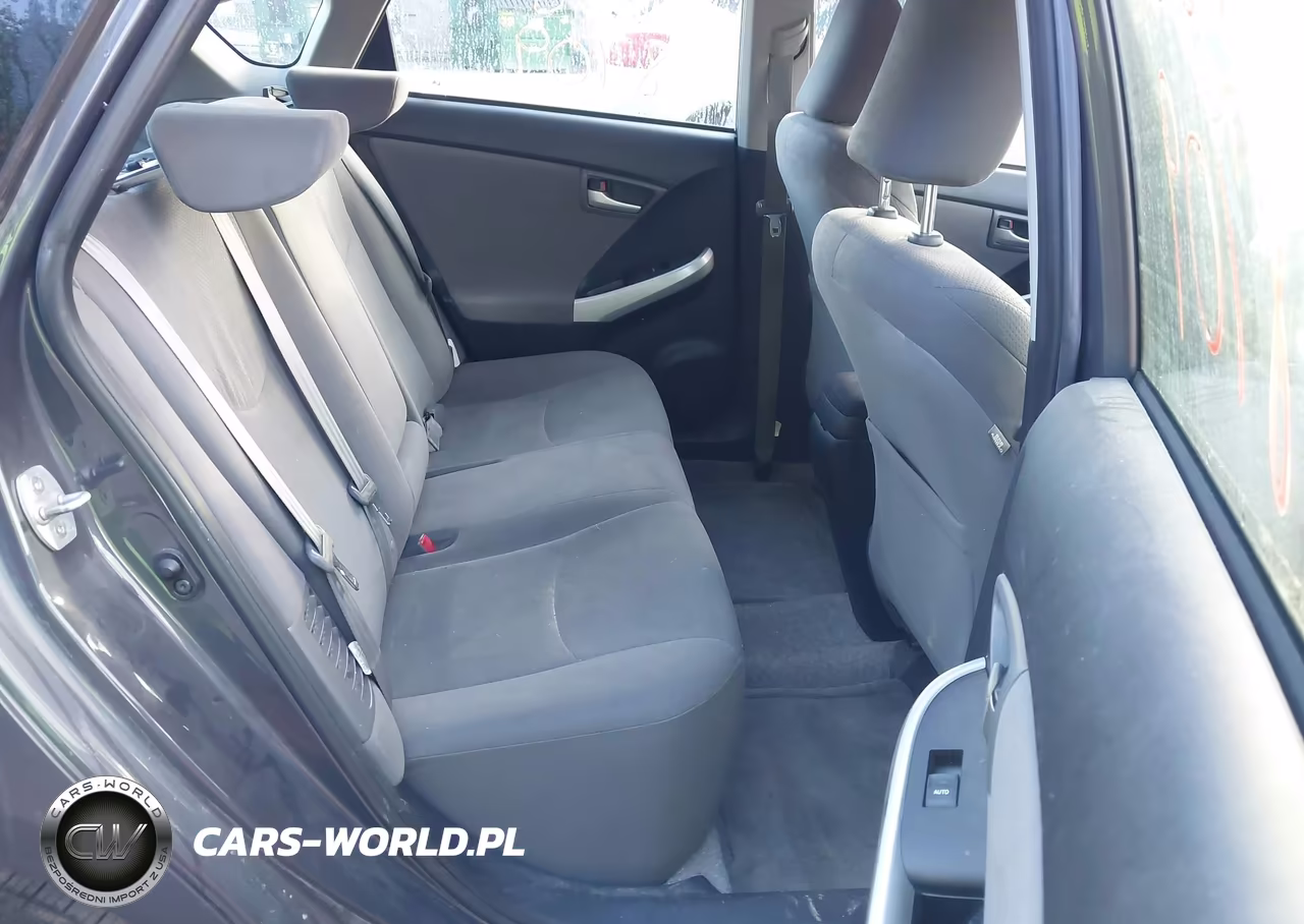 2013 Toyota Prius Two VIN:JTDKN3DU6D1714272 - 8